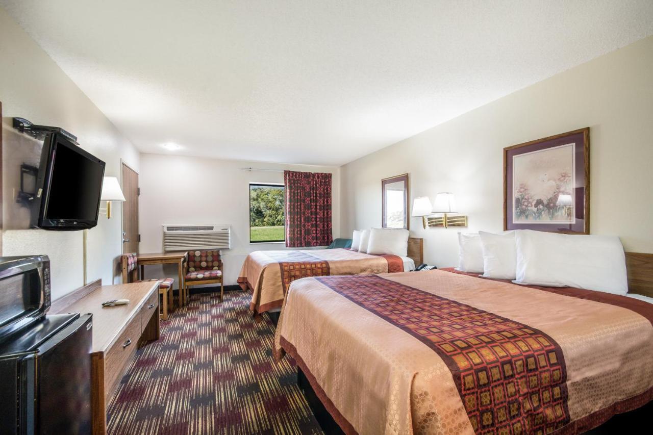 Americas Best Value Inn & Suites Harrisonville Exterior photo