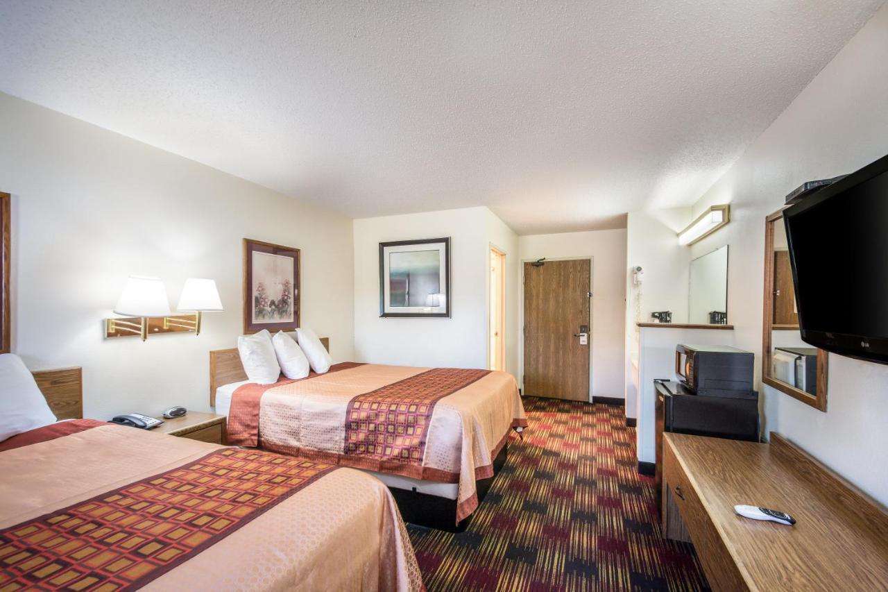 Americas Best Value Inn & Suites Harrisonville Exterior photo
