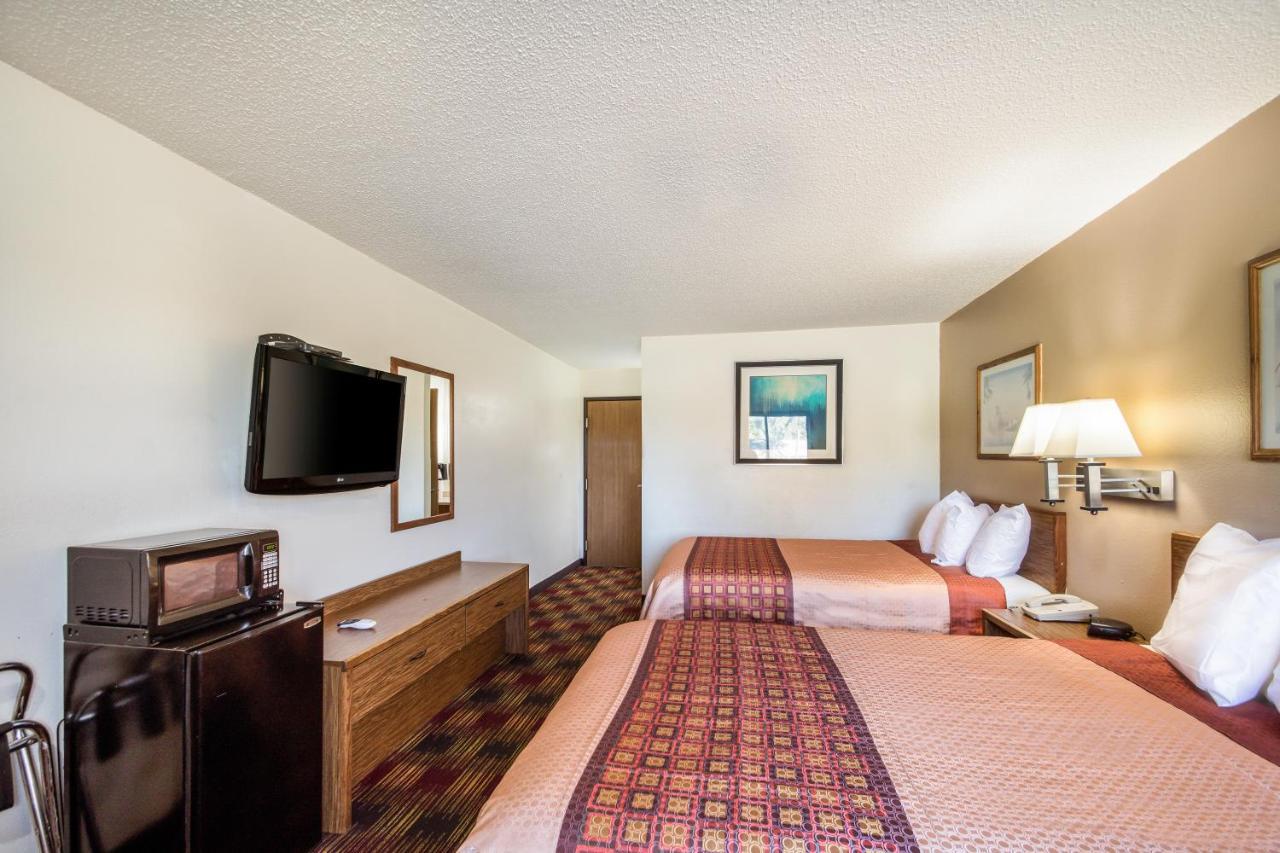 Americas Best Value Inn & Suites Harrisonville Exterior photo