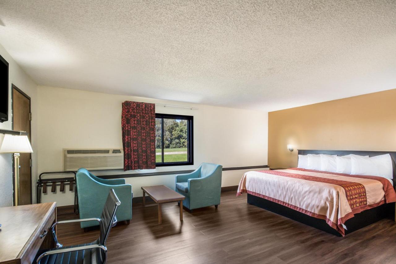 Americas Best Value Inn & Suites Harrisonville Exterior photo