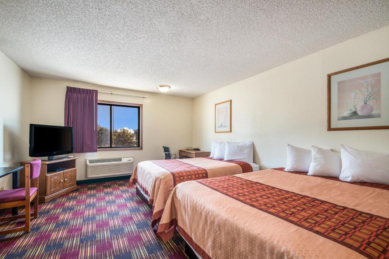 Americas Best Value Inn & Suites Harrisonville Exterior photo