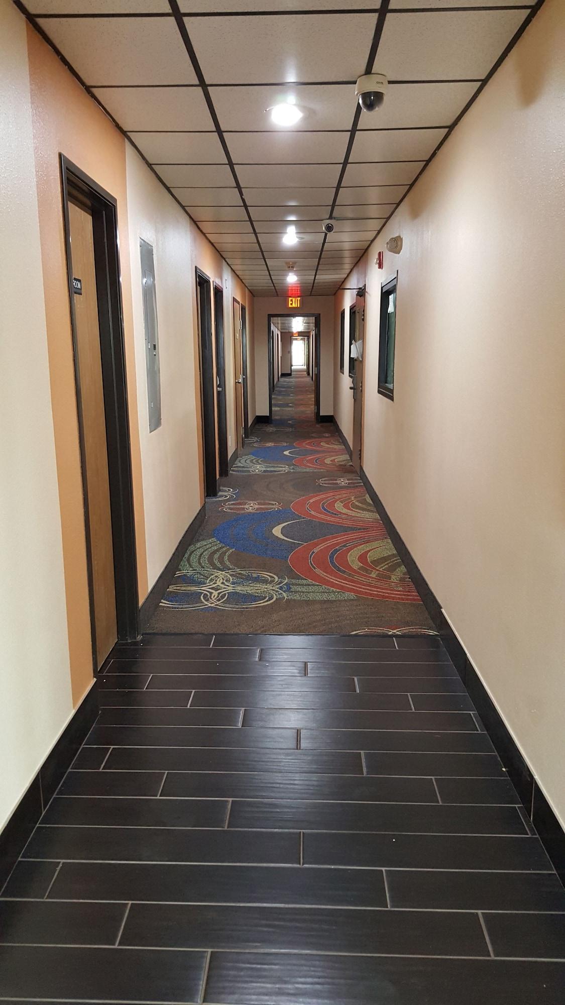 Americas Best Value Inn & Suites Harrisonville Exterior photo