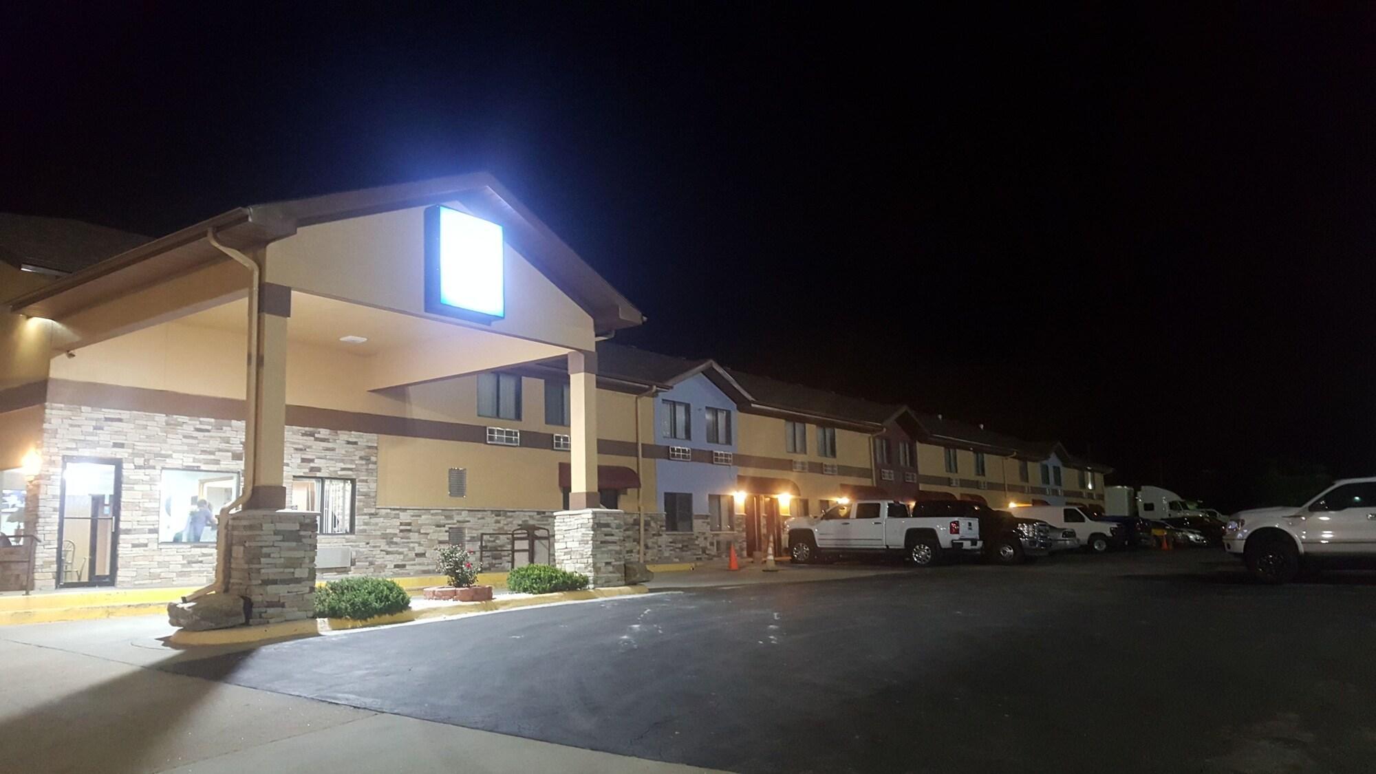 Americas Best Value Inn & Suites Harrisonville Exterior photo