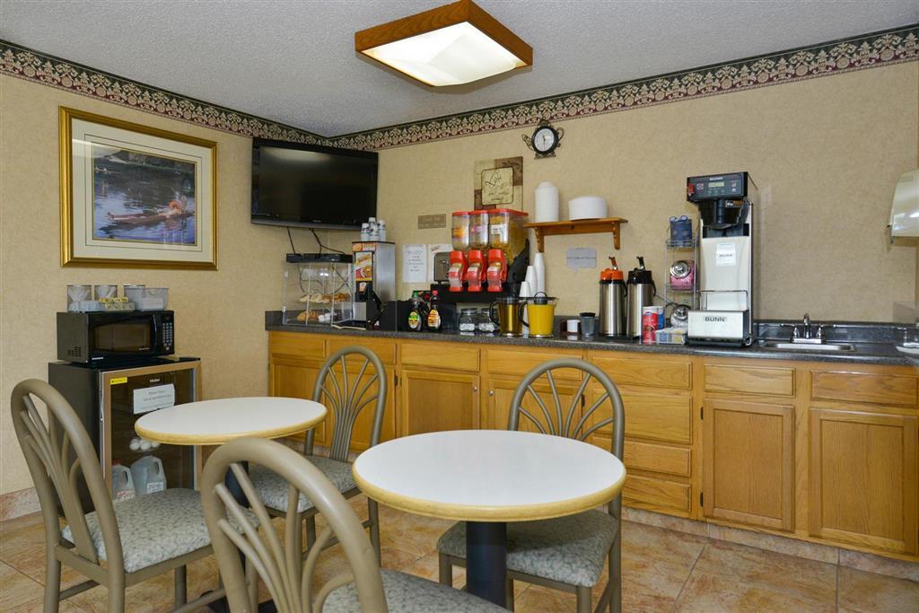 Americas Best Value Inn & Suites Harrisonville Restaurant photo