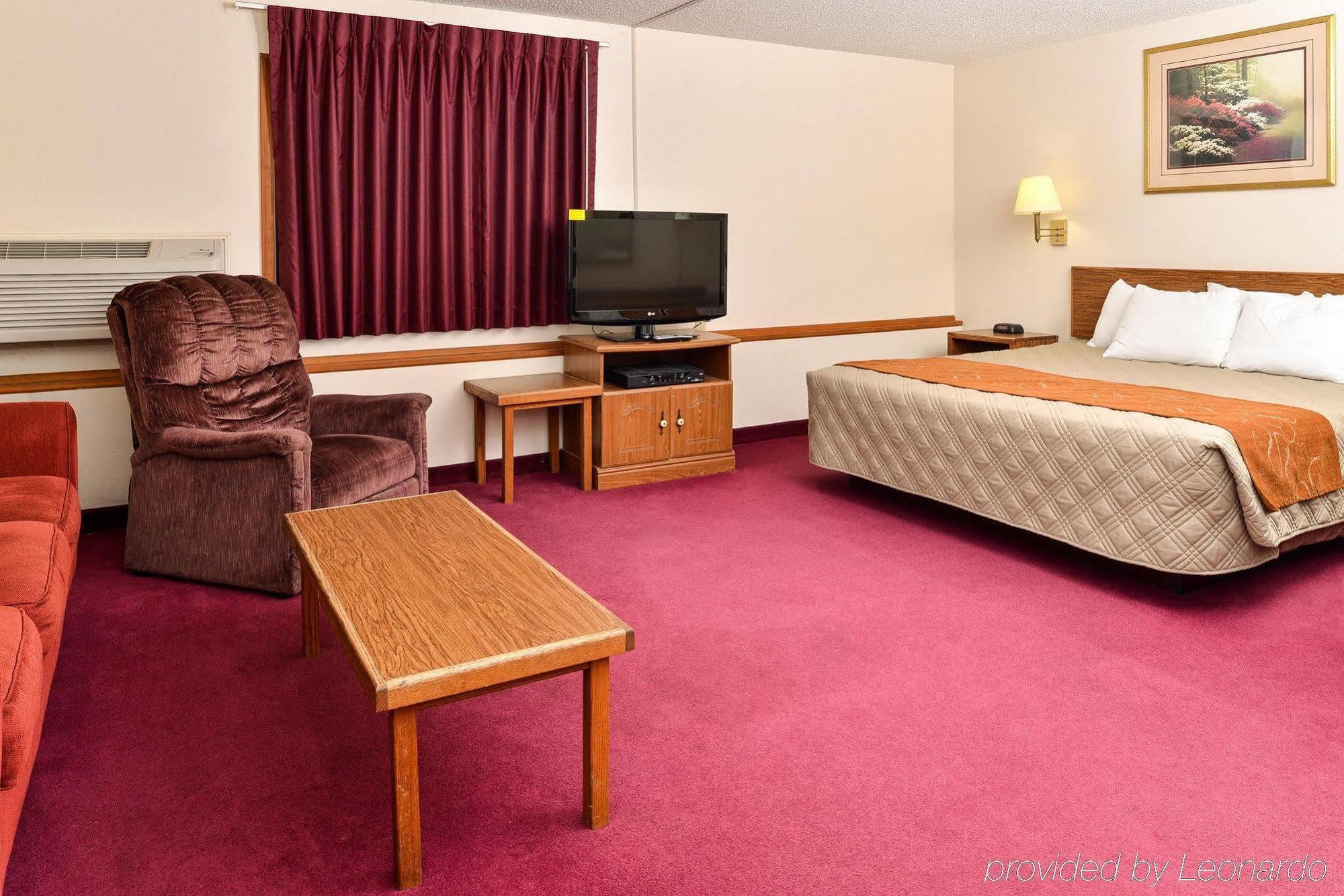 Americas Best Value Inn & Suites Harrisonville Exterior photo