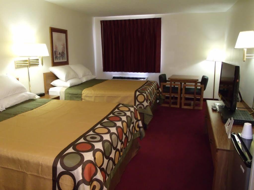 Americas Best Value Inn & Suites Harrisonville Exterior photo